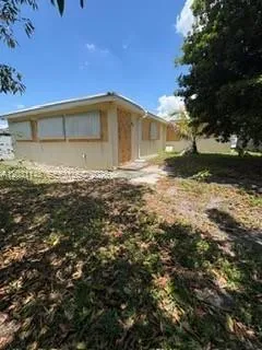 2824 SW 9th St, Fort Lauderdale FL 33312