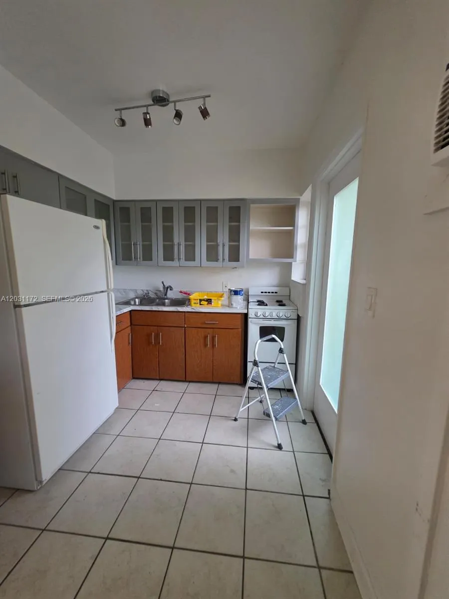 8024 Harding Ave # 1, Miami Beach FL 33141