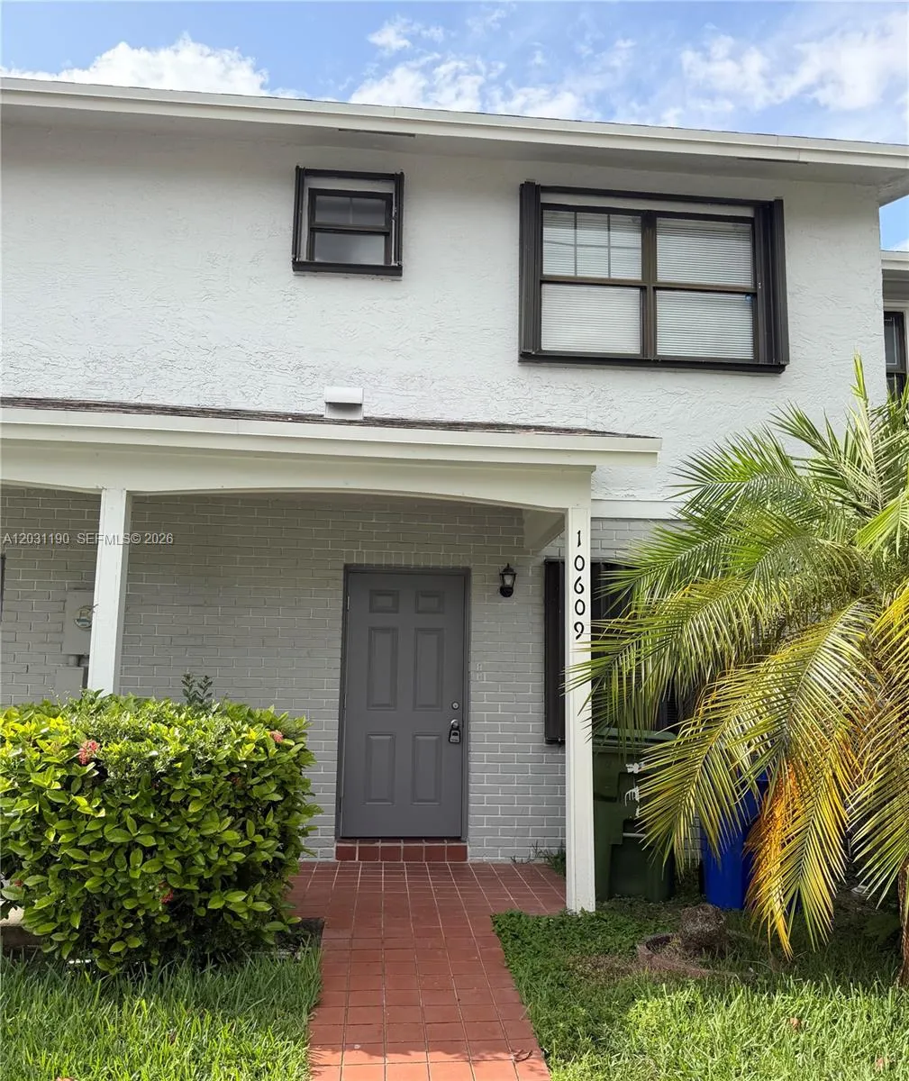 10609 NW 8th St, Pembroke Pines FL 33026