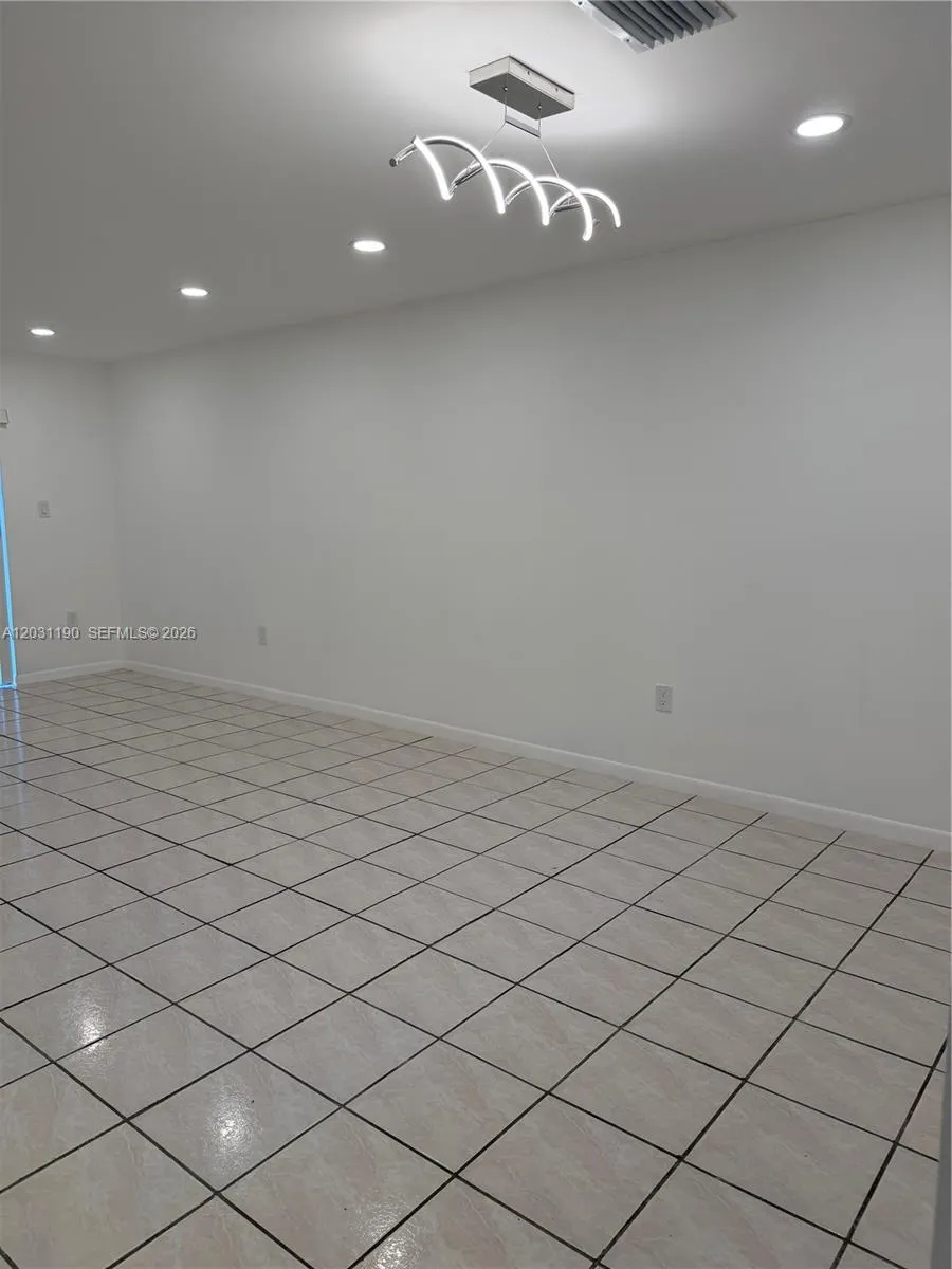 10609 NW 8th St, Pembroke Pines FL 33026