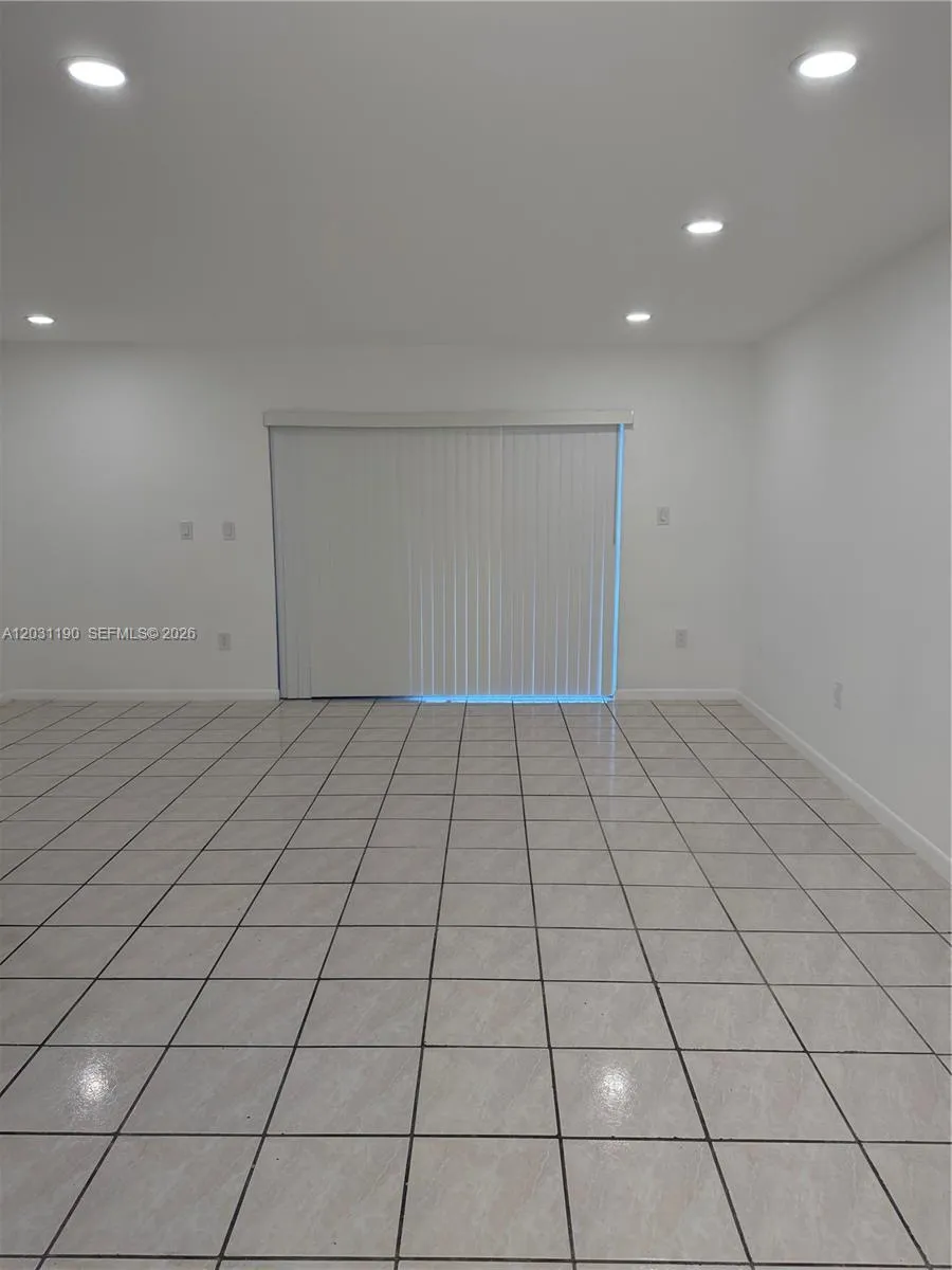 10609 NW 8th St, Pembroke Pines FL 33026