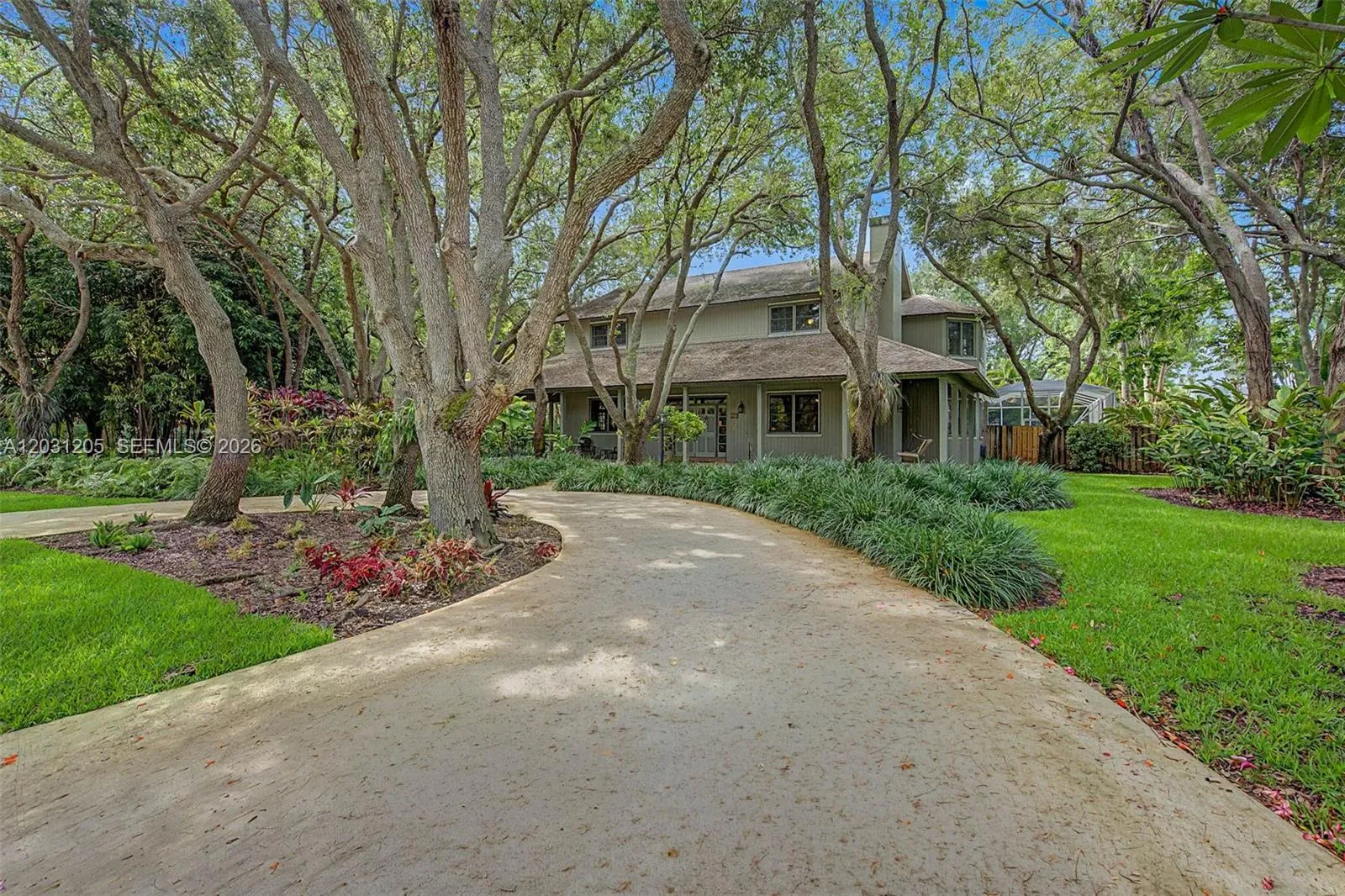 8200 SW 182nd St, Palmetto Bay FL 33157