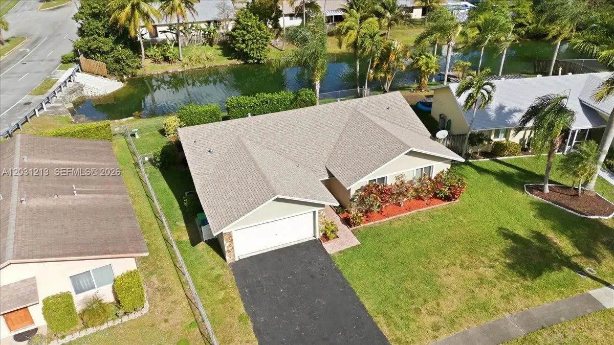 9349 NW 47th St, Sunrise FL 33351