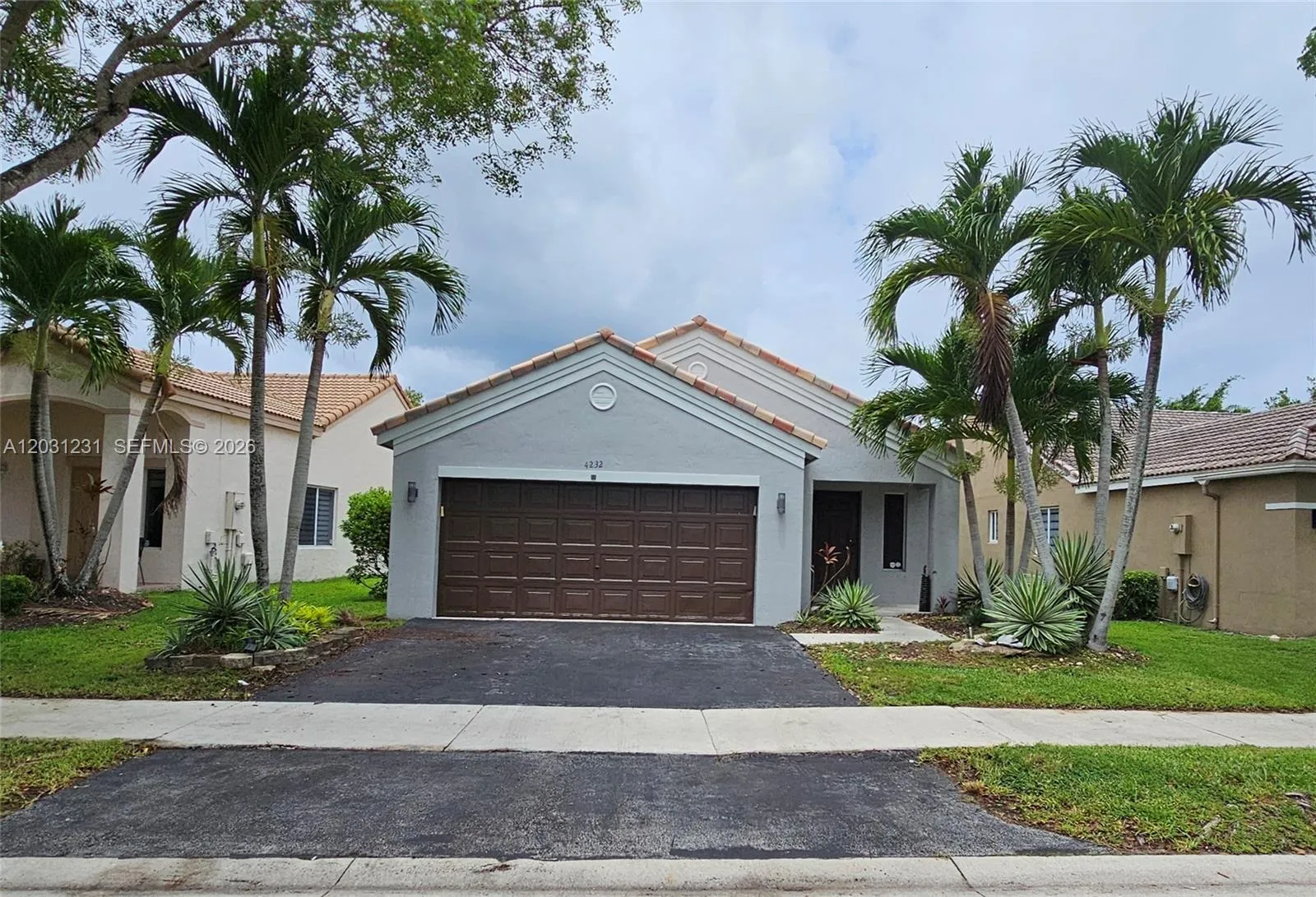 4232 Mahogany Ridge Dr, Weston FL 33331