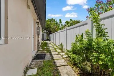2016 NE 14th Ct # 1, Fort Lauderdale FL 33304