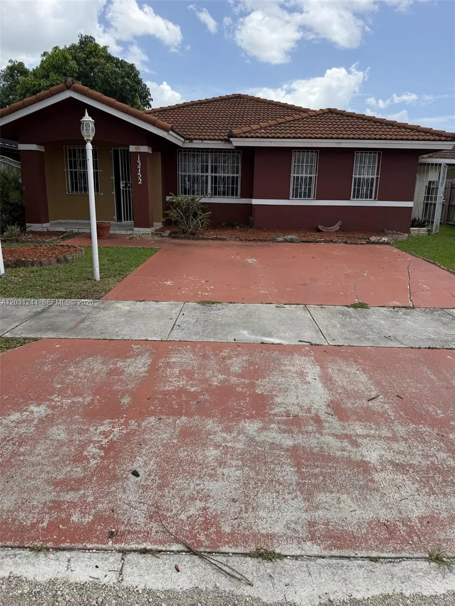 13752 SW 156th St, Miami FL 33177