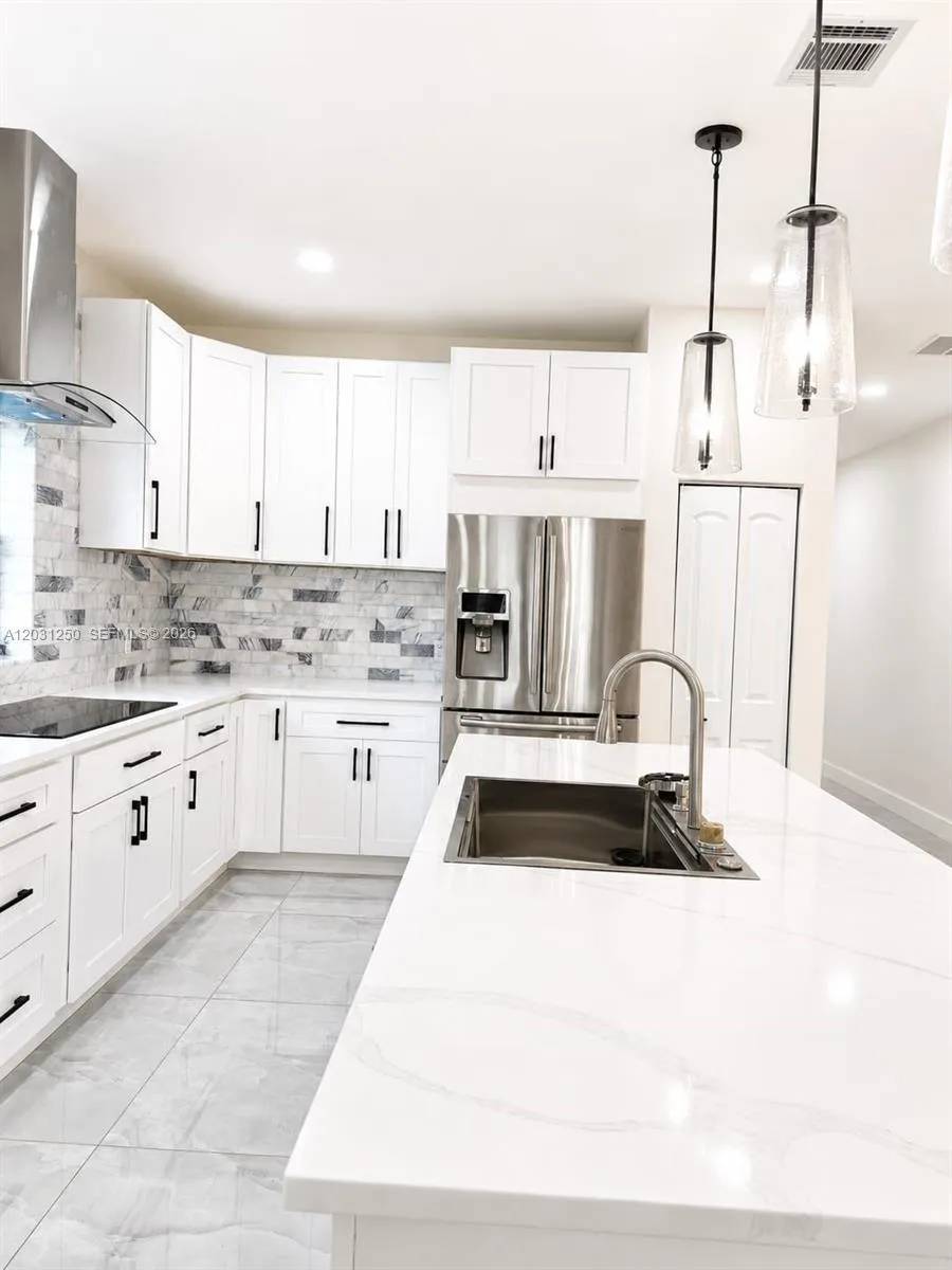 907 21st St, West Palm Beach FL 33407