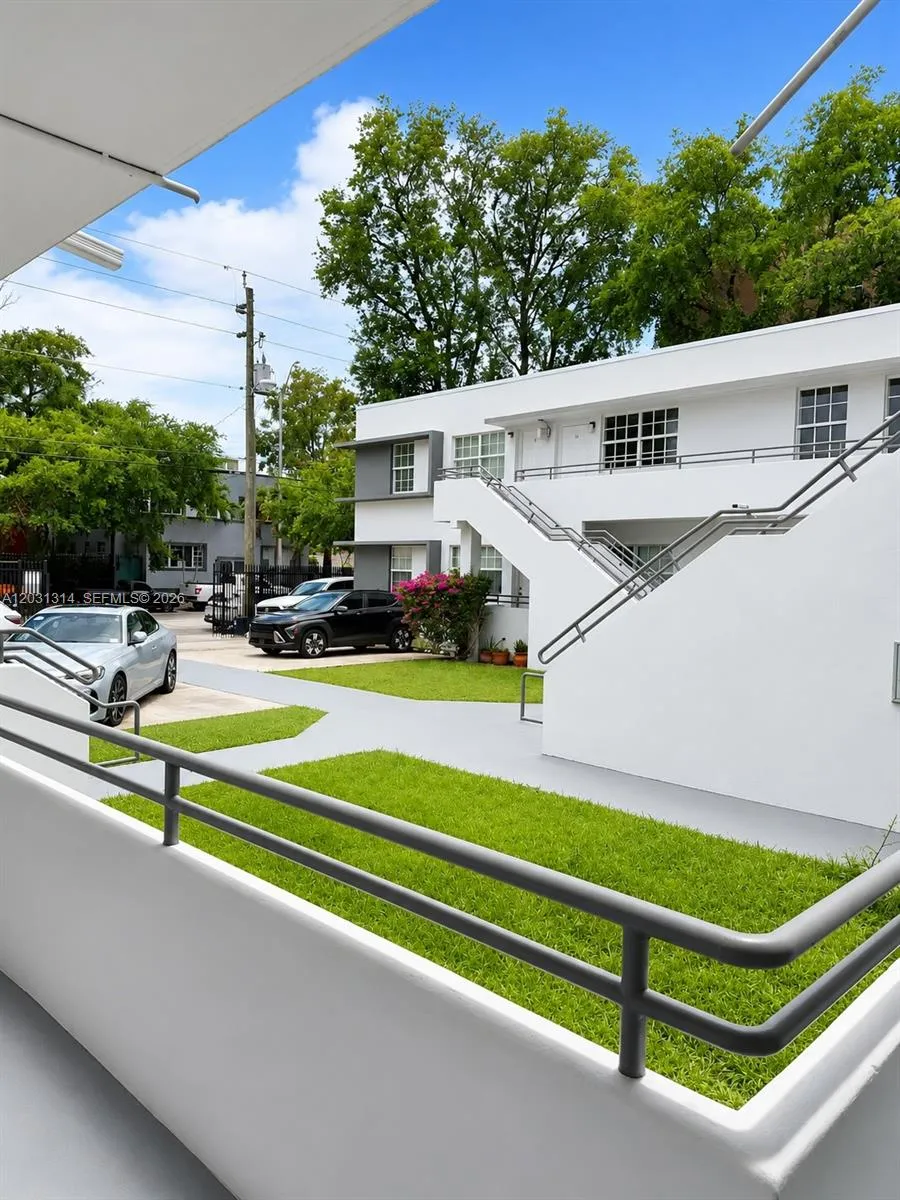 551 NE 62nd St # 6, Miami FL 33138