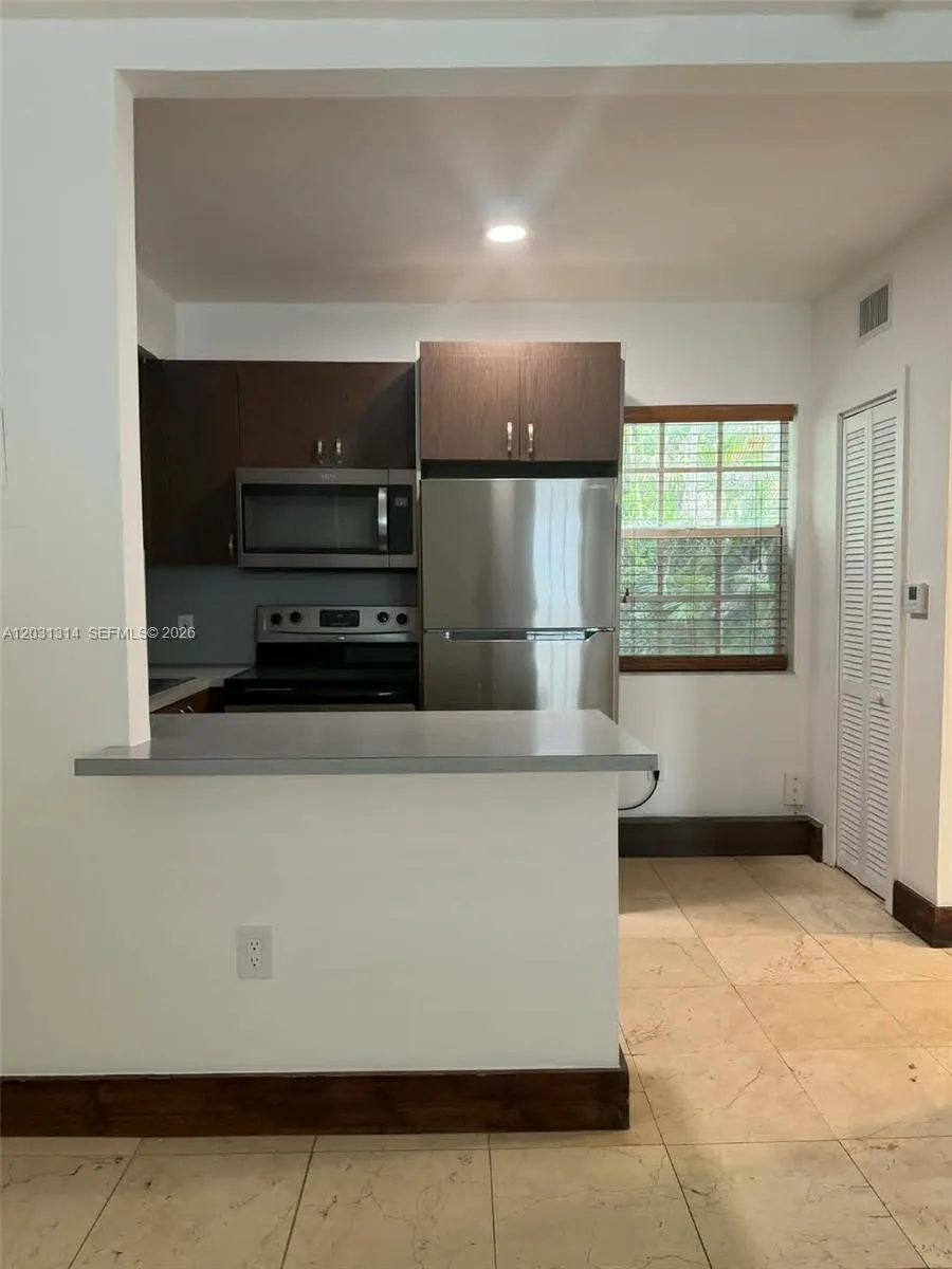 551 NE 62nd St # 6, Miami FL 33138