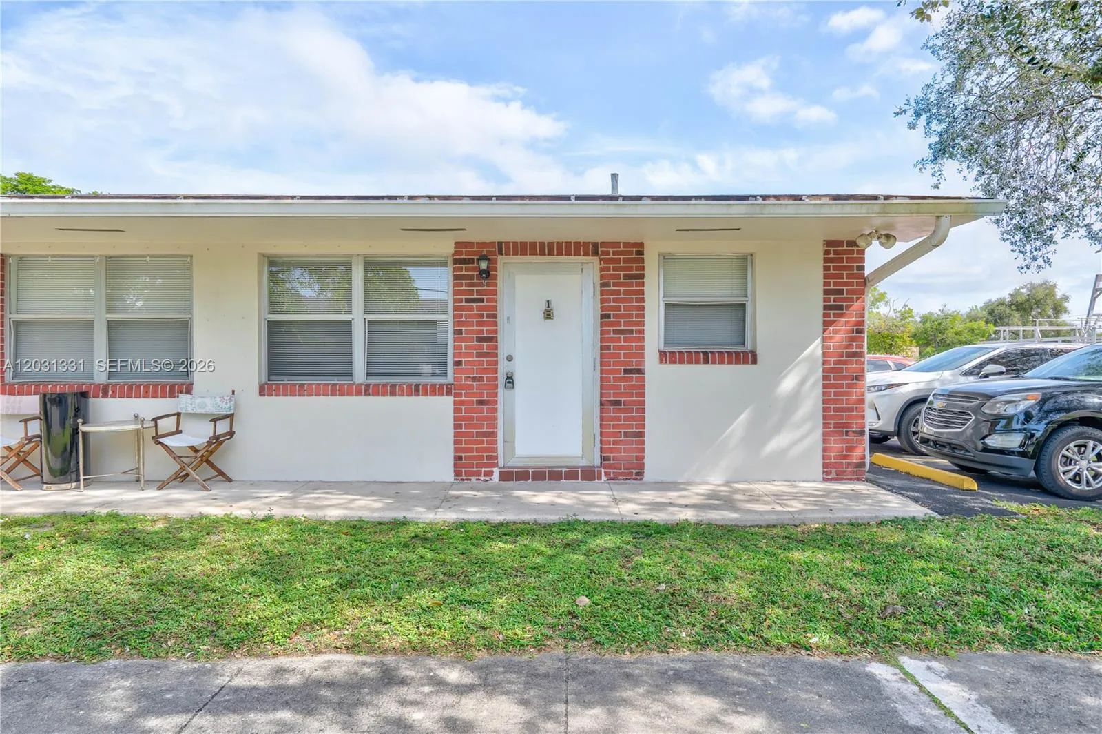 856 SW 10th St # 1, Hallandale Beach FL 33009