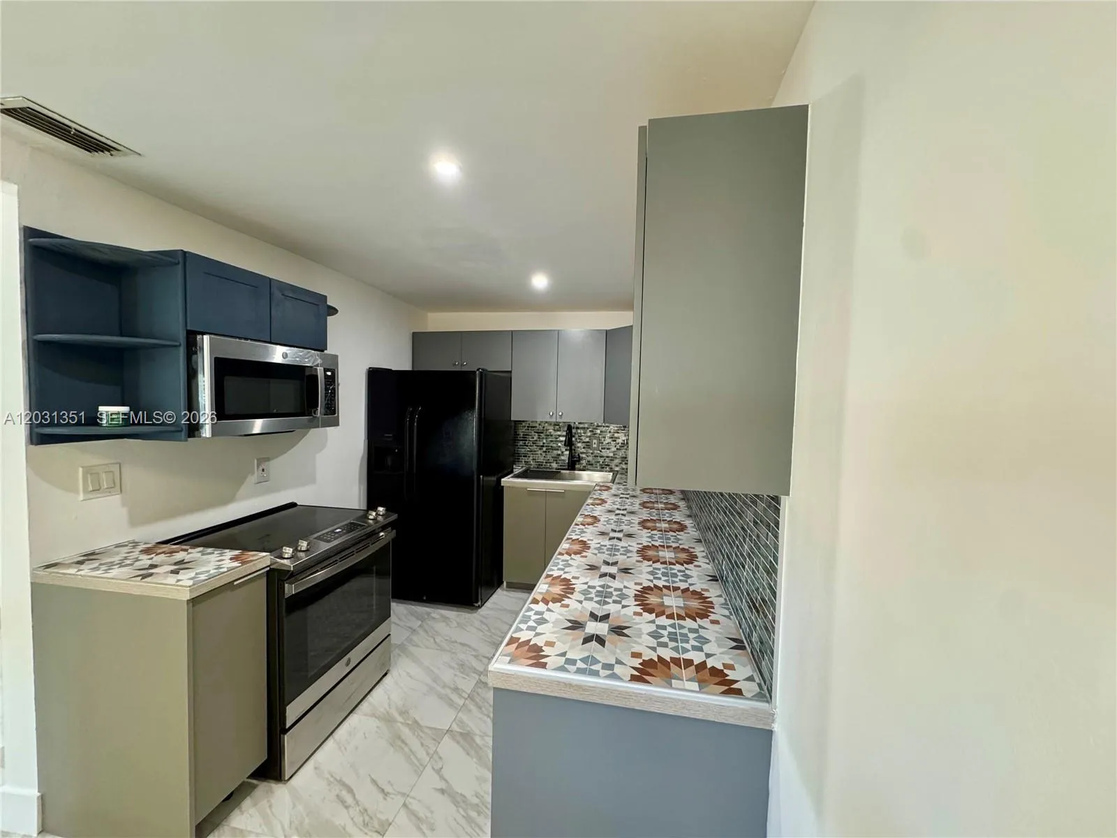 2326 NW 59th St, Miami FL 33142