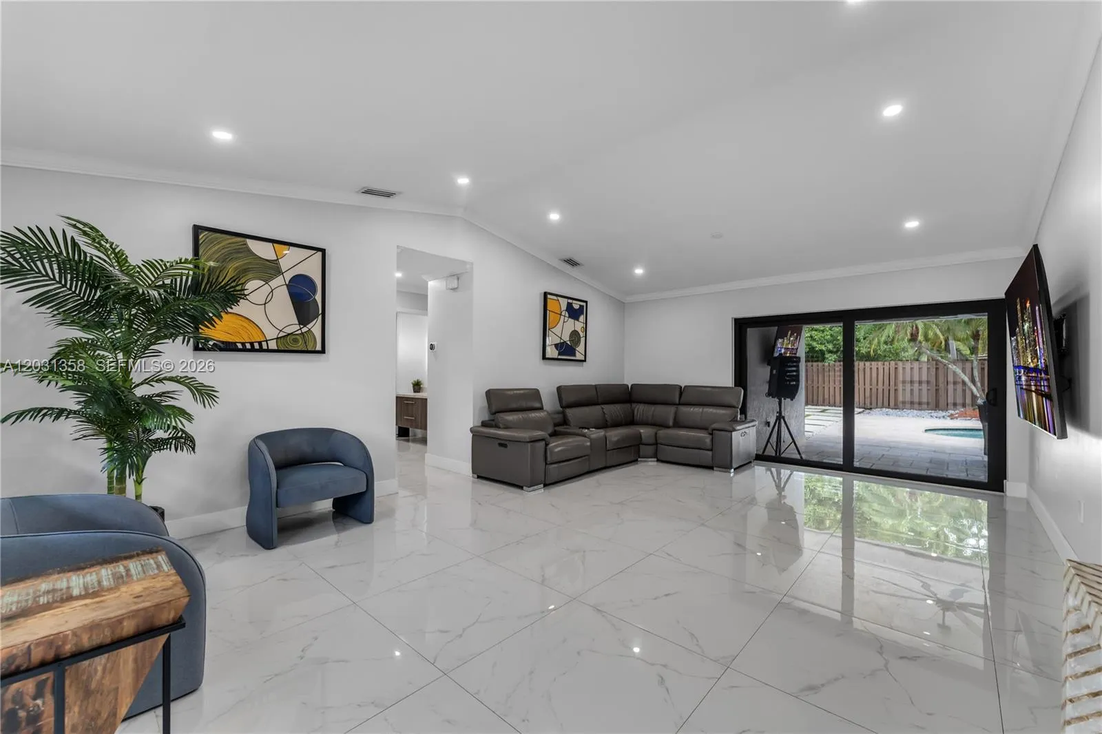 15842 SW 105th St, Miami FL 33196