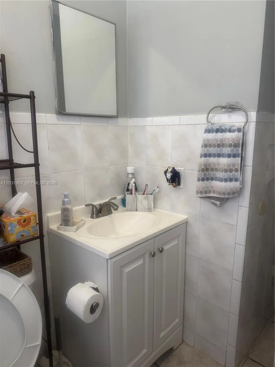 11352 SW 3rd St # B, Sweetwater FL 33174