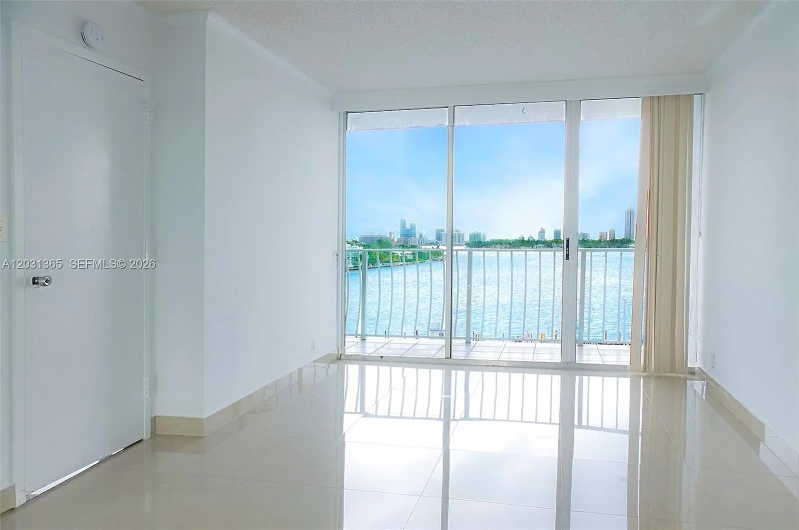 7601 E Treasure Dr # 919, North Bay Village FL 33141
