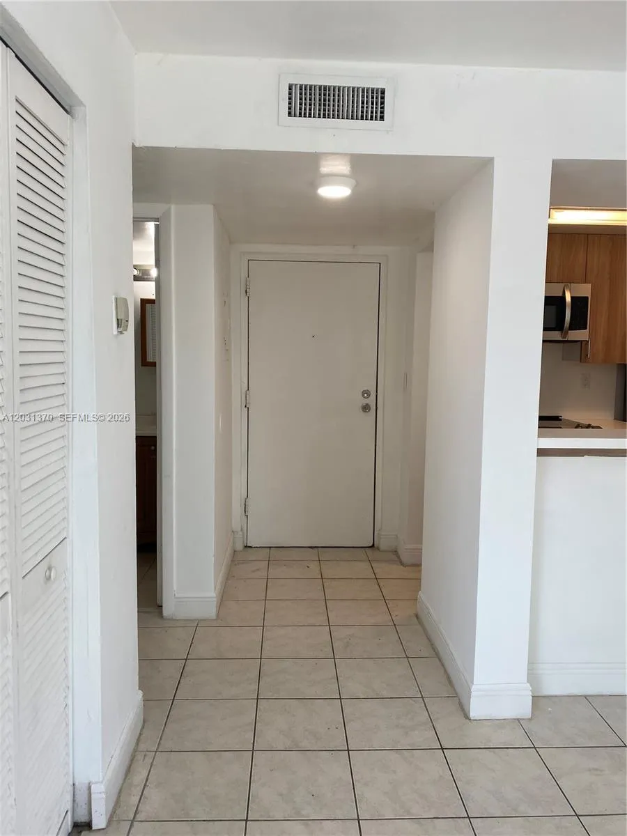 7075 NW 186th St # C308, Hialeah FL 33015