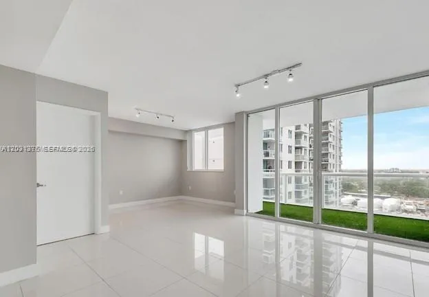 1871 NW S River Dr # 1606, Miami FL 33125