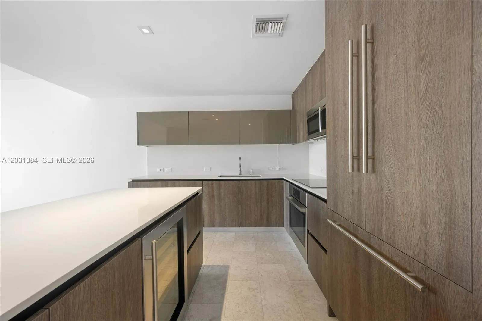 68 SE 6th St # 910, Miami FL 33131