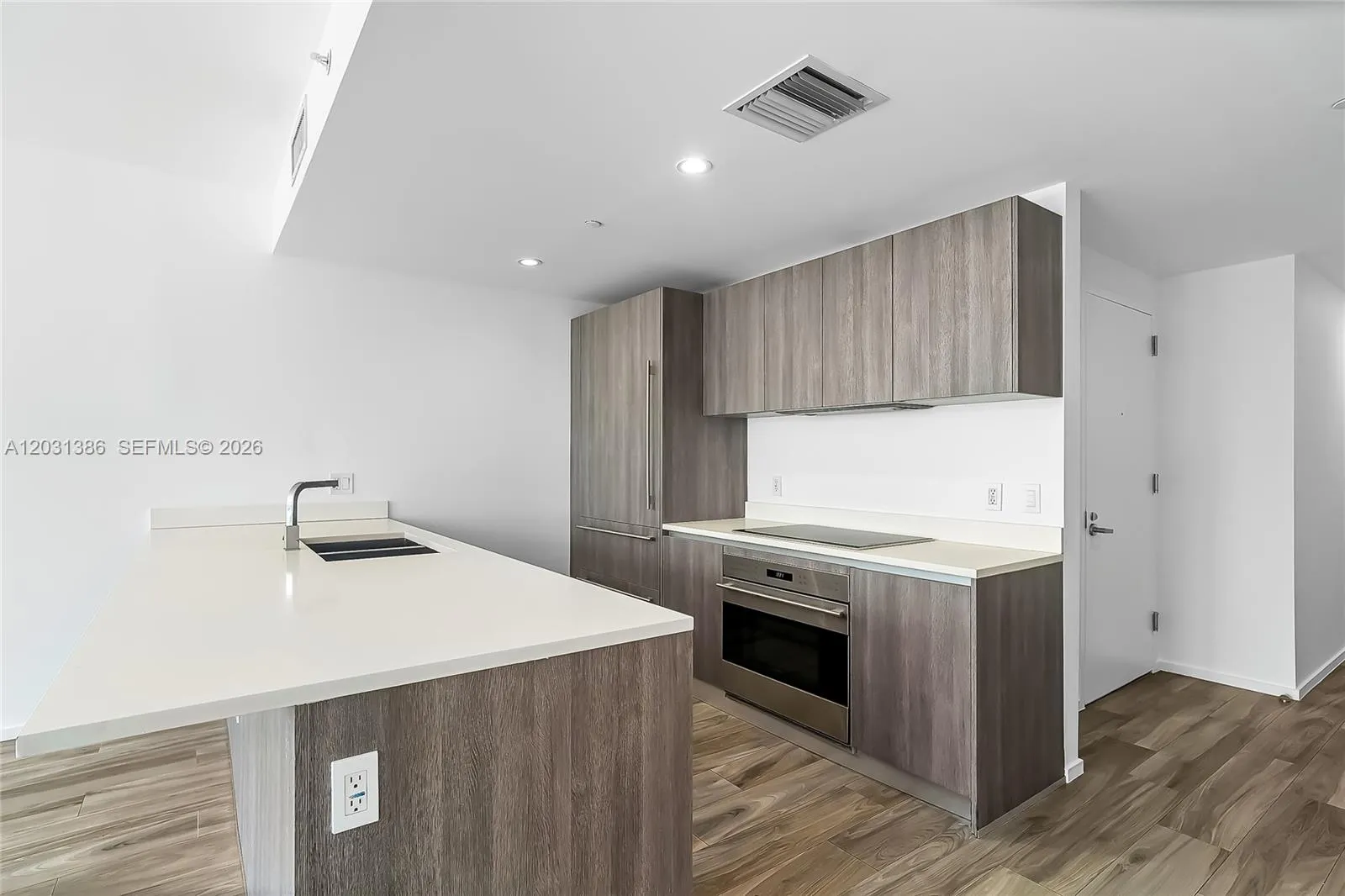 801 S Miami Ave # 3704, Miami FL 33130