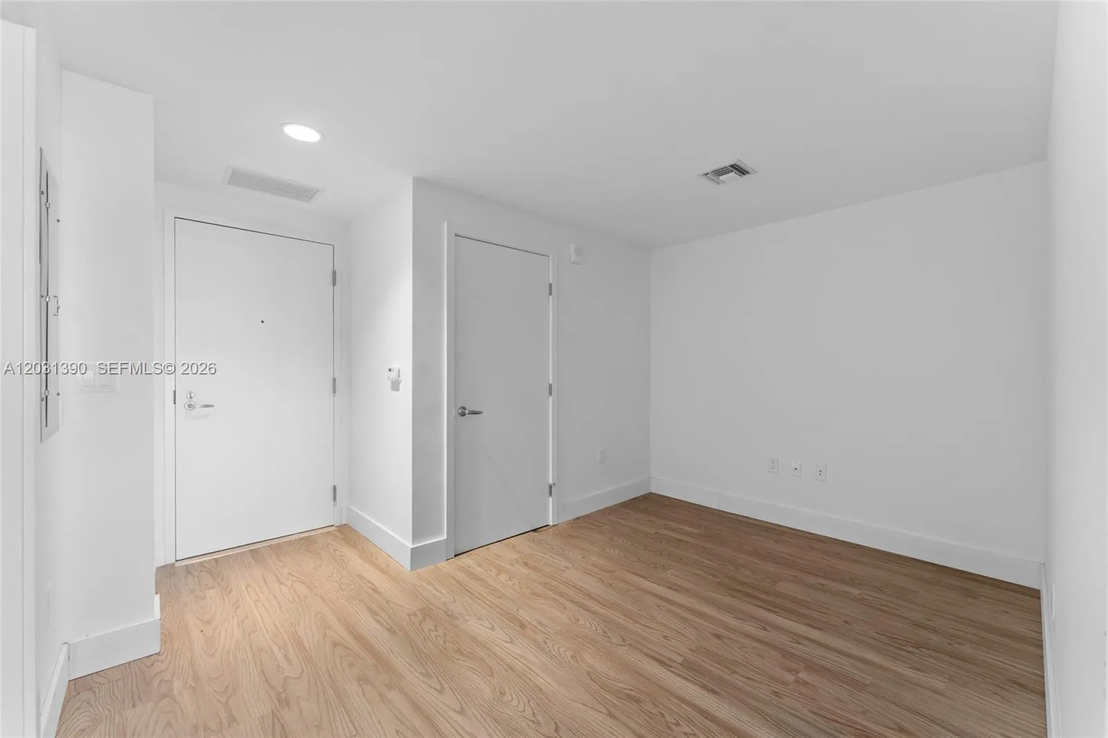 16385 Biscayne Blvd # 3120, North Miami Beach FL 33160