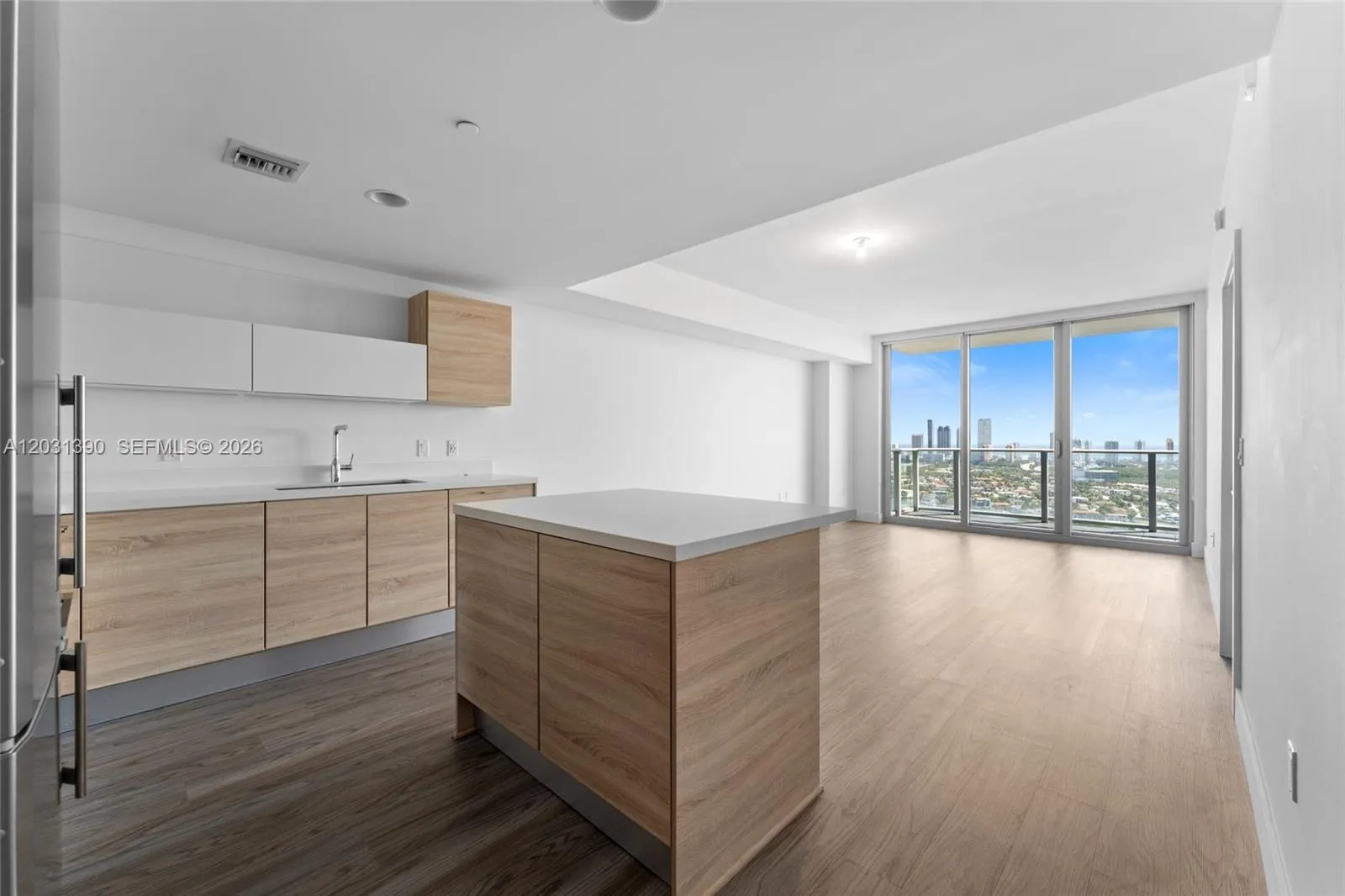 16385 Biscayne Blvd # 3120, North Miami Beach FL 33160