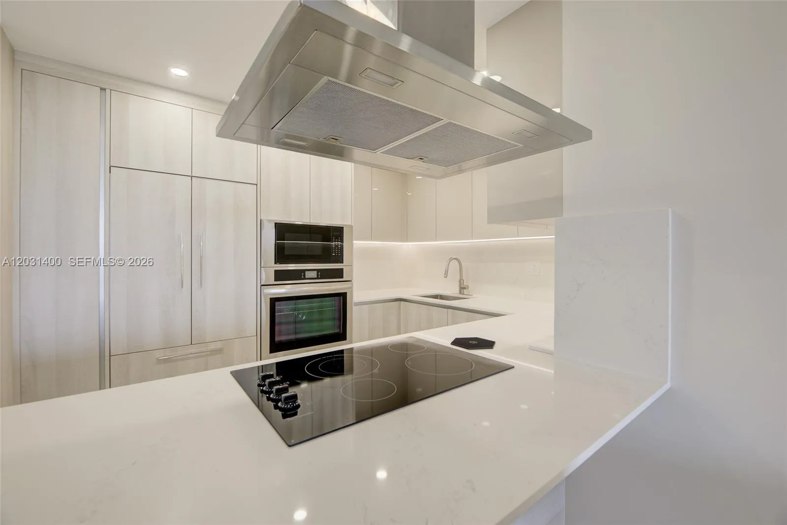 600 Three Islands Blvd # 403, Hallandale Beach FL 33009