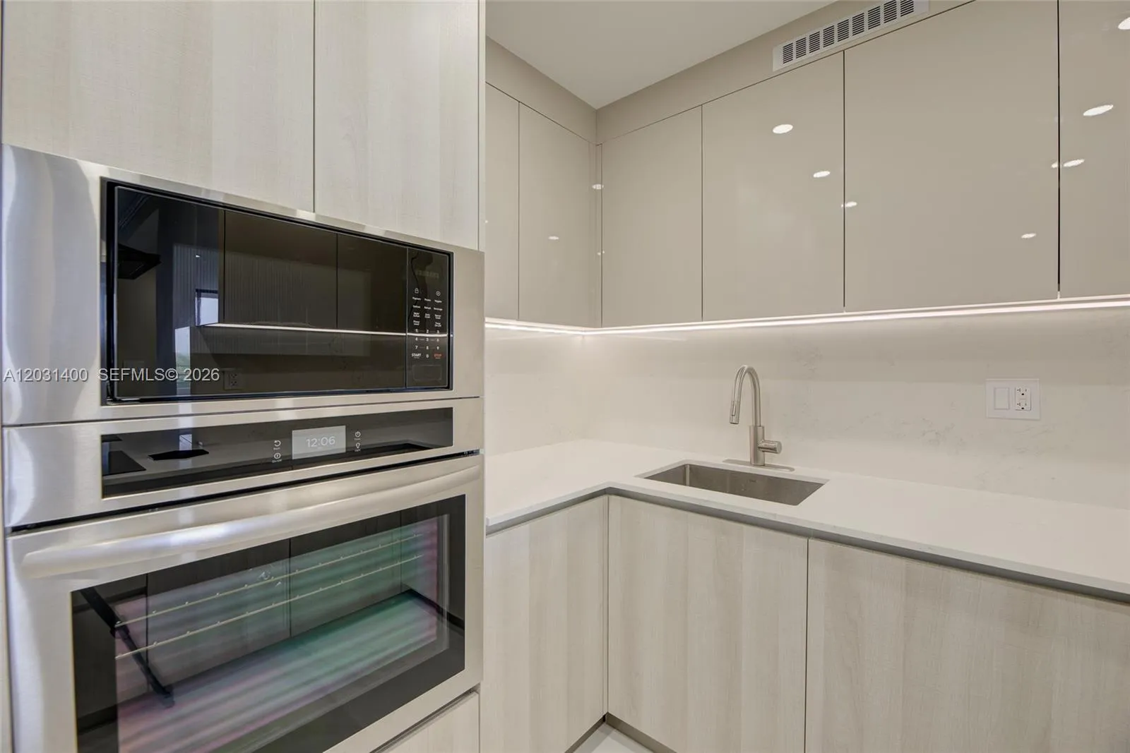 600 Three Islands Blvd # 403, Hallandale Beach FL 33009