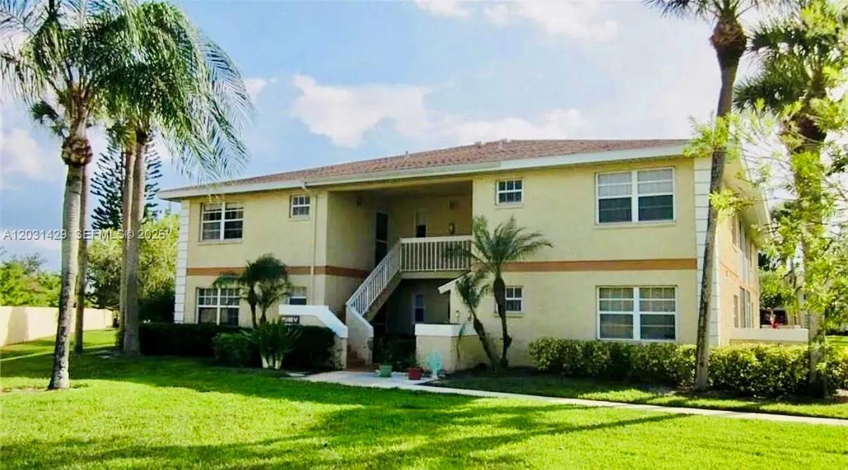 1566 SE Royal Green Cir # 203, Port St. Lucie FL 34952