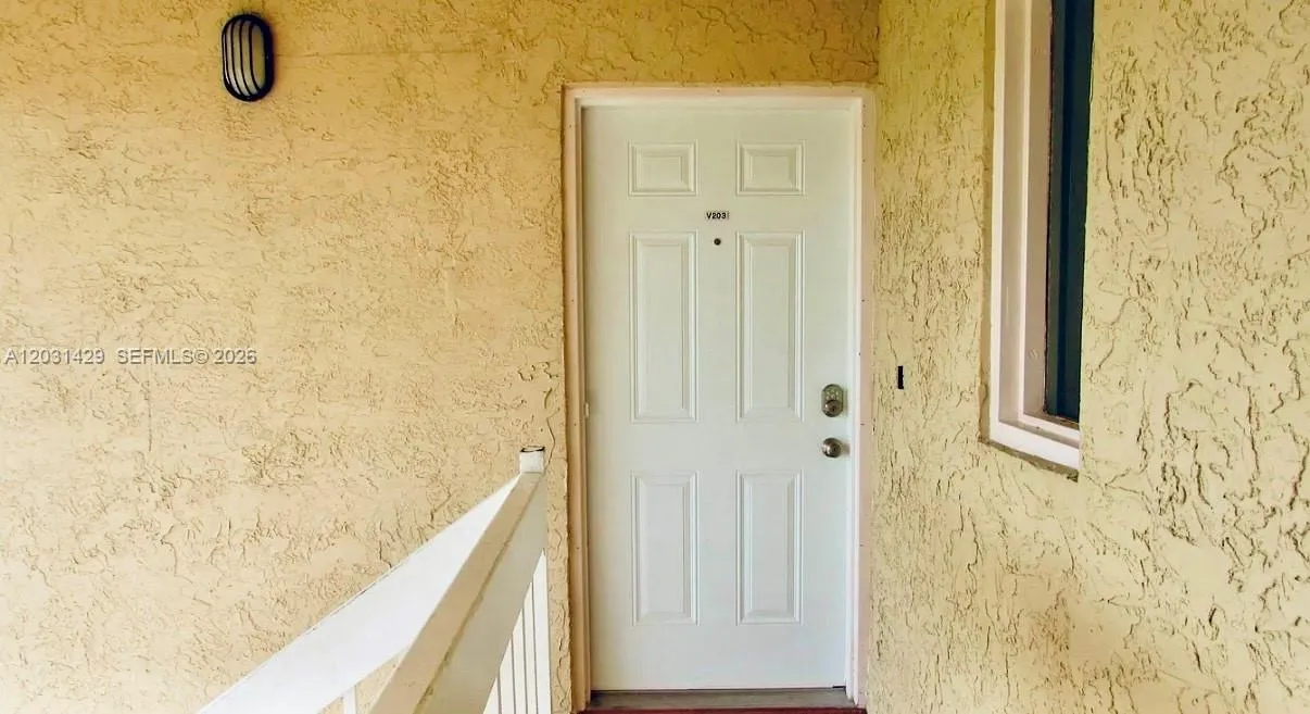 1566 SE Royal Green Cir # 203, Port St. Lucie FL 34952