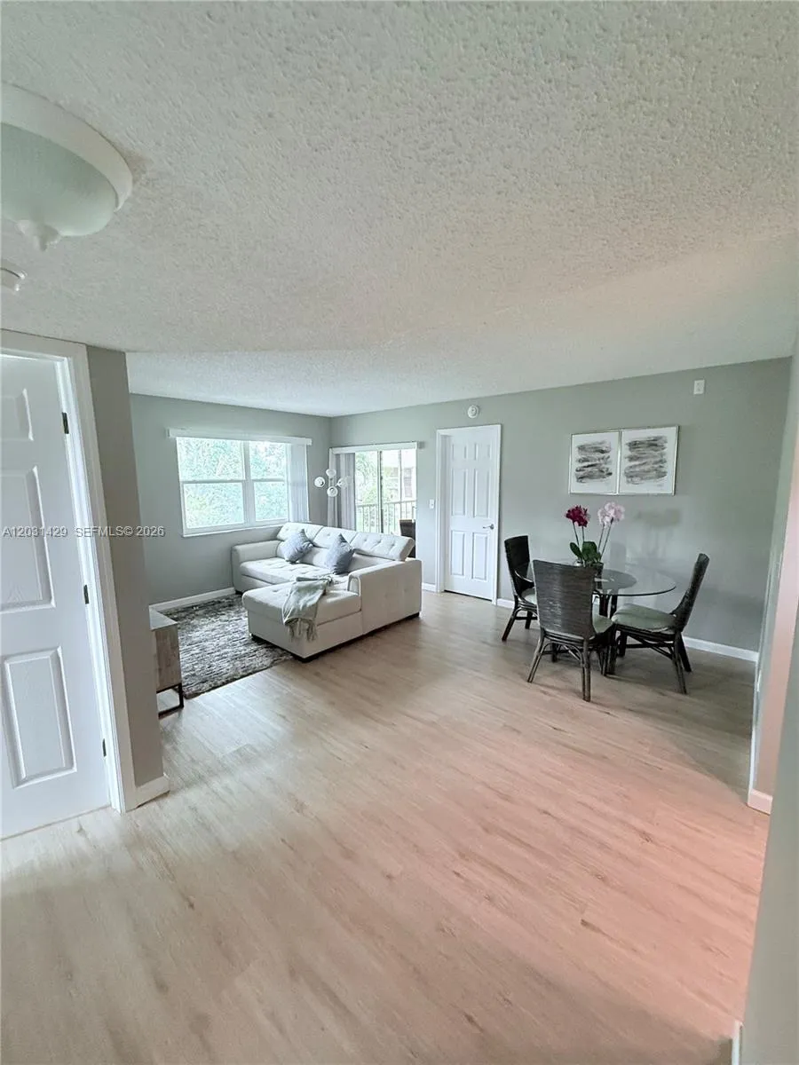 1566 SE Royal Green Cir # 203, Port St. Lucie FL 34952