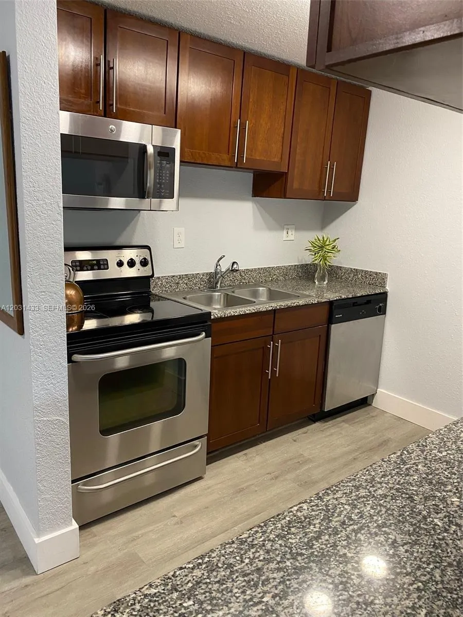 8950 SW 69th Ct # 308, Pinecrest FL 33156