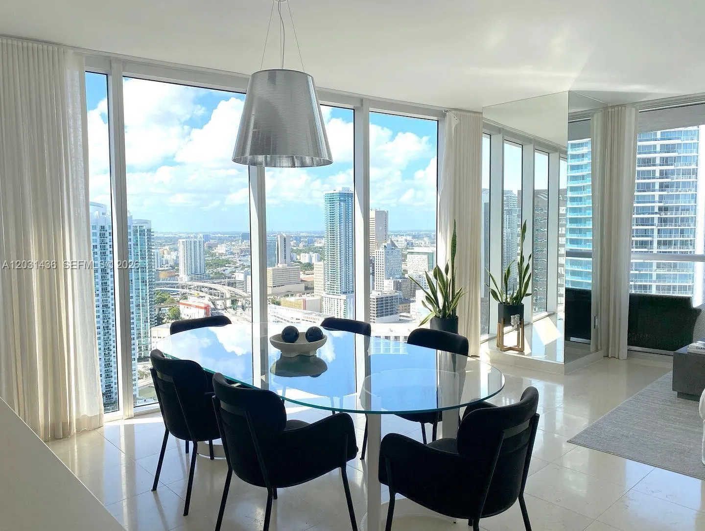 475 Brickell Ave # 3915, Miami FL 33131