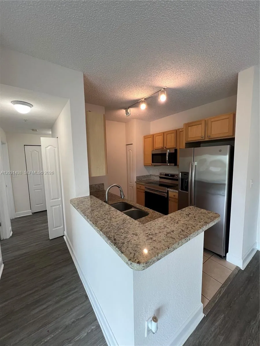 6001 SW 70th St # 545, South Miami FL 33143