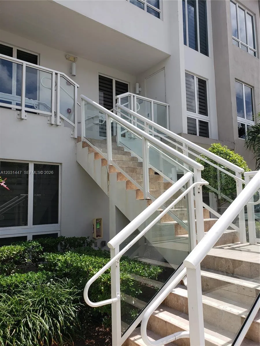 10280 NW 63rd Ter # 206, Doral FL 33178