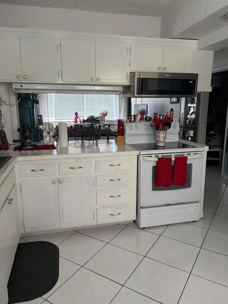 215 SE 3rd Ave # 403A, Hallandale Beach FL 33009