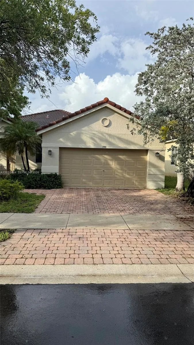 748 Tulip Cir, Weston FL 33327