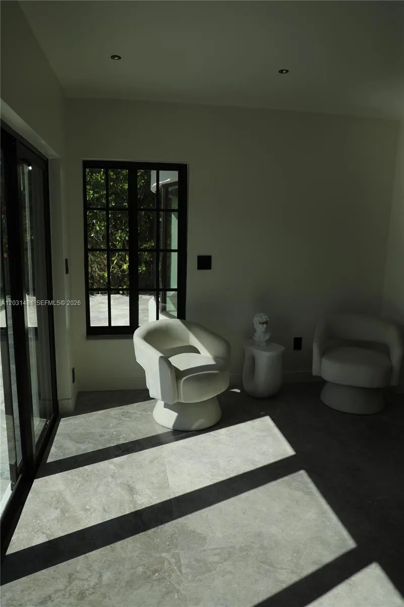 7850 Hawthorne Ave, Miami Beach FL 33141