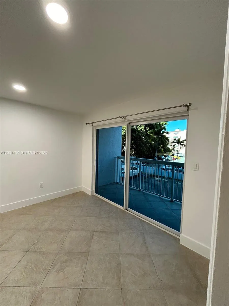 2920 SW 28th Ter # 202, Miami FL 33133