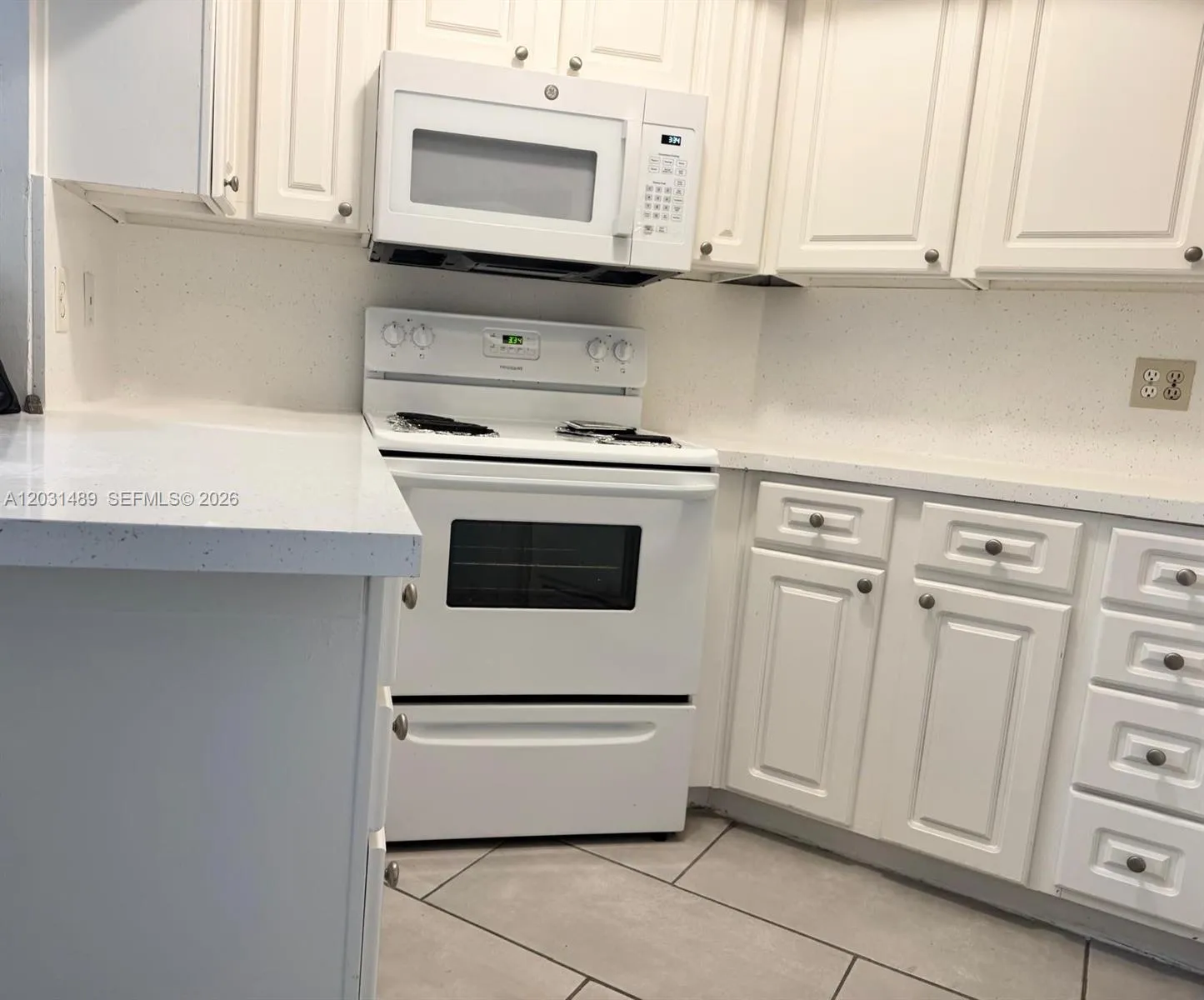 8333 Lake Dr # 102, Doral FL 33166