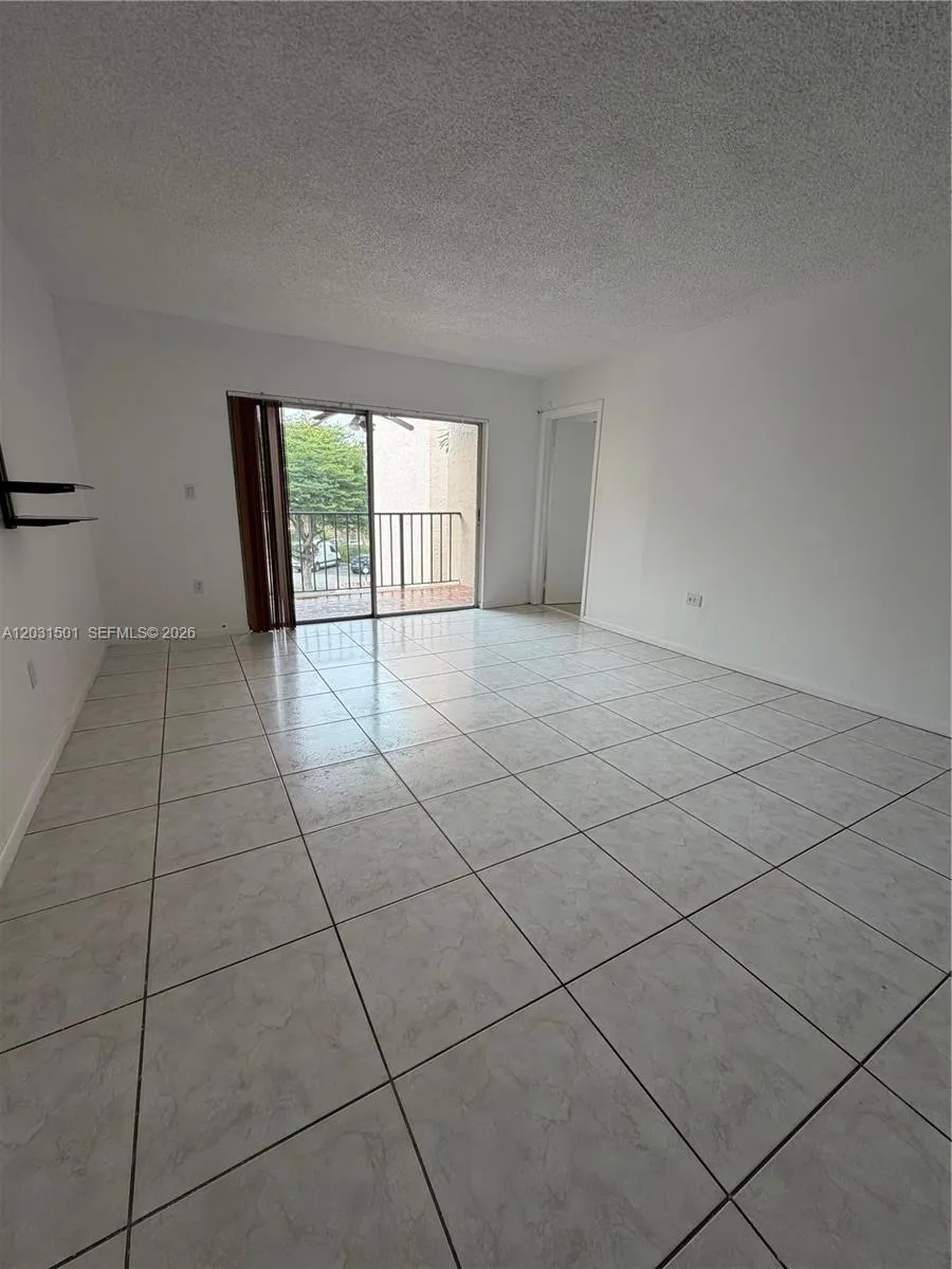 13701 Kendale Lakes Cir # 308, Miami FL 33183