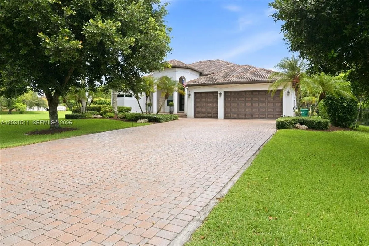 12160 NW 18th St, Plantation FL 33323