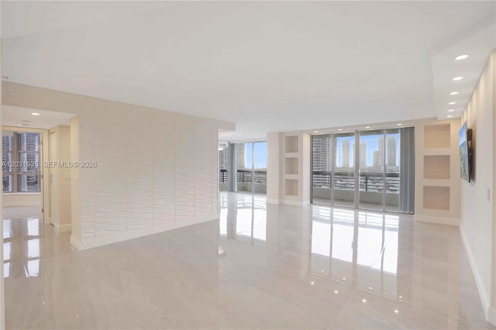 3500 Mystic Pointe Dr # 1206, Aventura FL 33180