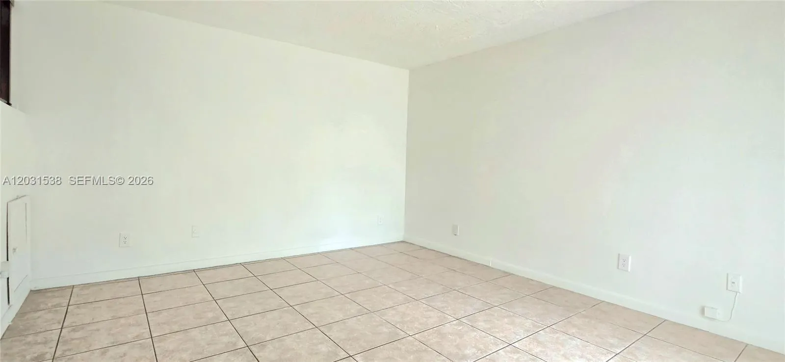 608 Commodore Dr, Plantation FL 33325