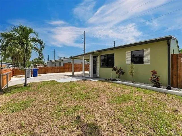 2730 NE 16th Ave, Pompano Beach FL 33064