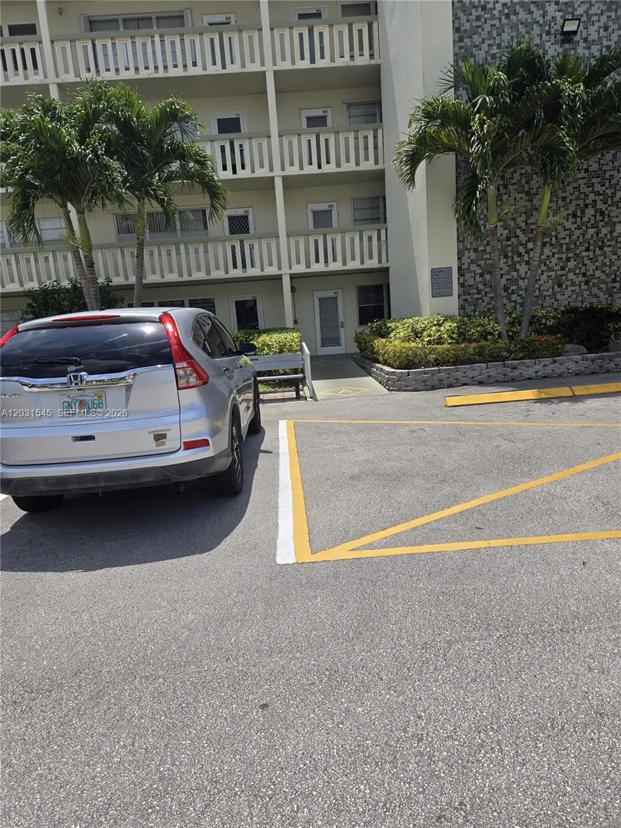 1011 Cambridge A # 1011, Deerfield Beach FL 33442
