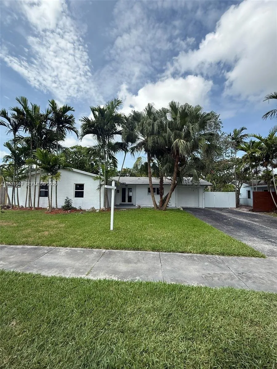 9934 SW 195th St, Cutler Bay FL 33157