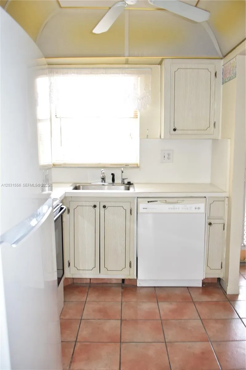 2701 N Pine Island Rd # 311, Sunrise FL 33322