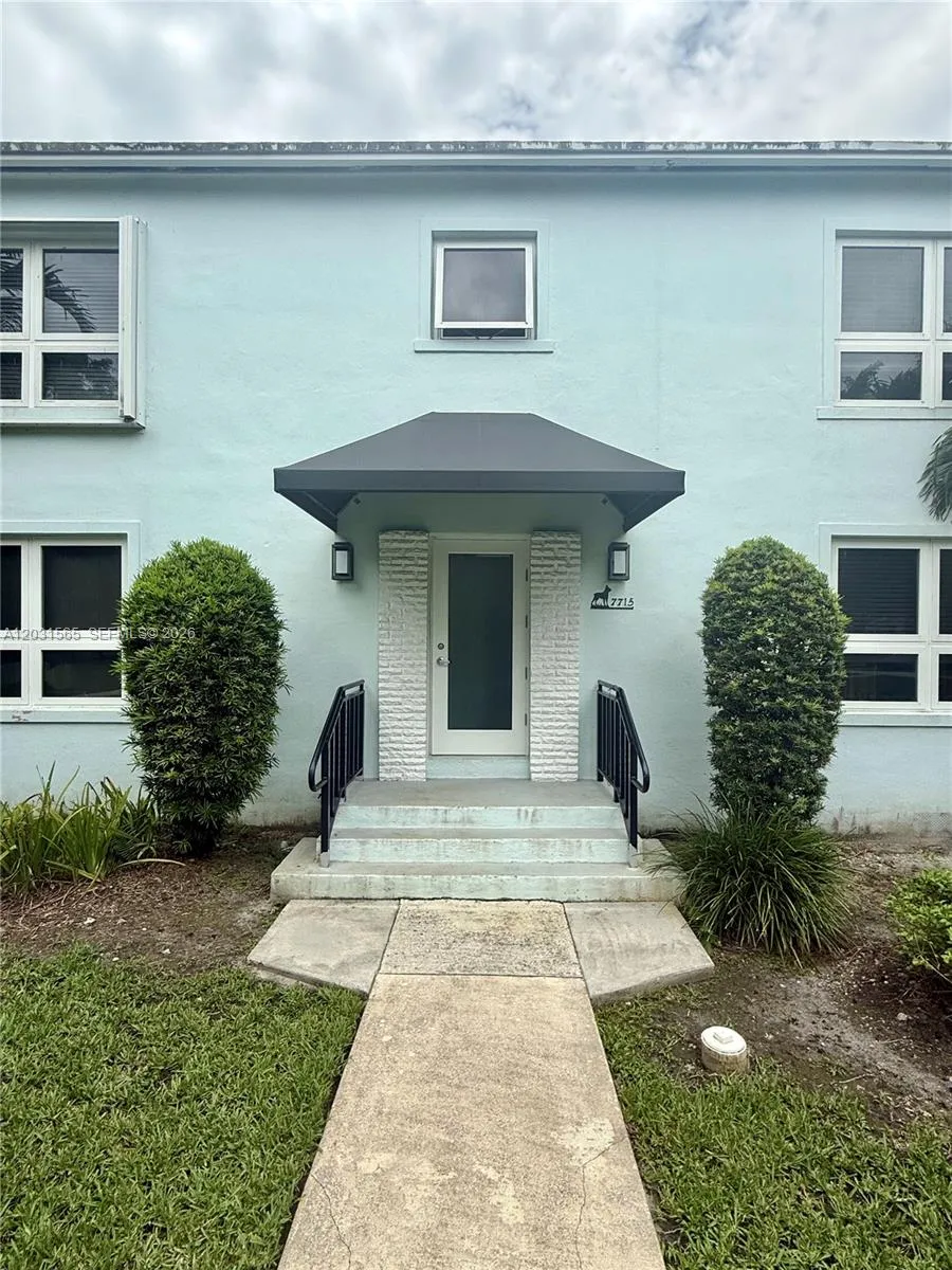 7715 SW 57th Ave # 3, Miami FL 33143