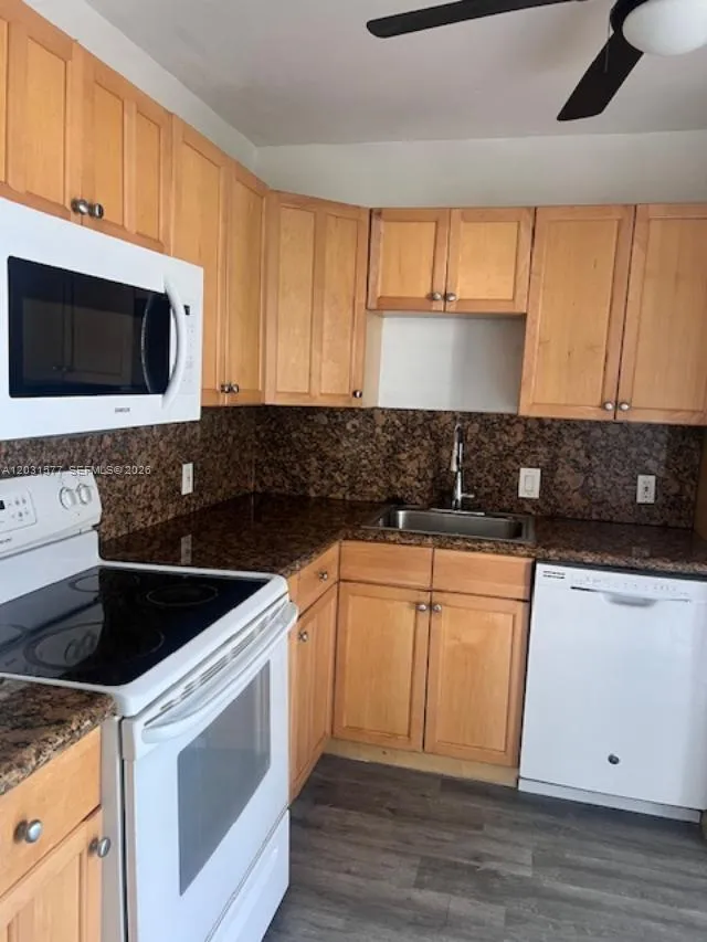 3475 N Country Club Dr # 204, Aventura FL 33180