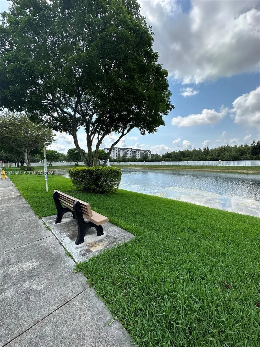 10945 NW 43rd Ln # 10945, Doral FL 33178