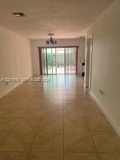 9136 NW 192nd Ter, Hialeah FL 33018